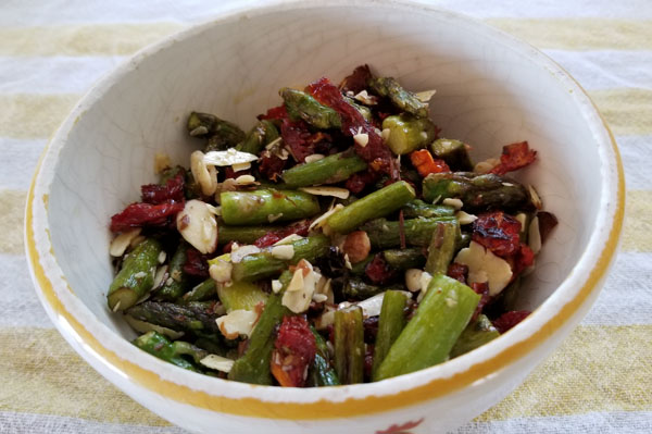 Asparagus salad